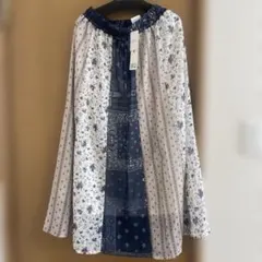 ネイビーとホワイトの花柄ロングスカート　ライトオンM