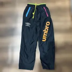【 umbro 】 ナイロン 黒 ロゴ入り ロングパンツ