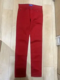 赤 カジュアルパンツ