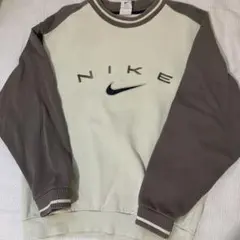 Nike クルーネックスウェット ネイビー/ベージュ/レッド - メルカリ