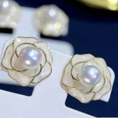 本真珠　パールピアス 6.8mm K18仕上げ　シルバー　刻印 白蝶貝殻