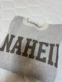 ロゴ入り　ニット　淡色　ブラウン　アイボリー