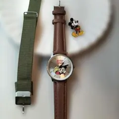 ミッキーマウス　腕時計　ミッキーのピンバッチセット