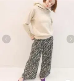 ☆U by Spick&Span☆パーカー　ベージュ　アイボリー