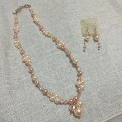 パールとビーズのネックレスとピアスセット