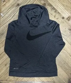nike dri-fit ロングスリーブ　パーカー　116-122cm 7/L