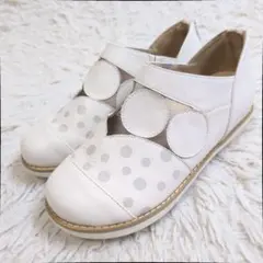 美品✨慈雨 ドット柄スリッポンスニーカー レザーシューズ 白 22