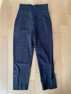 Vis 黒のボタン付きカジュアルパンツ