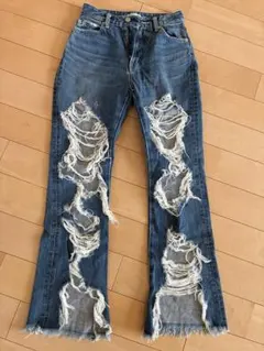 EVRIS ダメージデニム フレアパンツ Mサイズのサムネイル