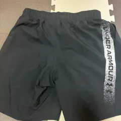 Under Armour ルーズフィット ブラックショートパンツ L