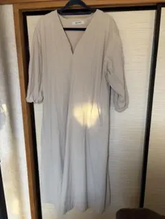 nano universe ベージュ Vネック ワンピース　麻/コットン