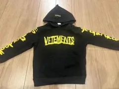 フード付きパーカー 黒/黄色120