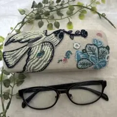ハンドメイド★ミナペルホネンfollowing day 刺繍メガネケース生成りB