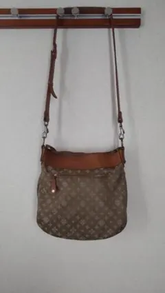 ラシットのショルダーバック