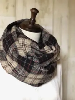 メチャ軽❣️ピュアウールガーゼ二重巻きスヌード❤️クラシカルタータンチェック