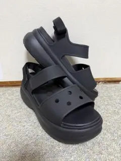 Crocs ソーホー Yストラップ 厚底サンダル 25cm 黒のサムネイル