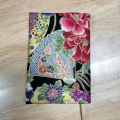 1572.和柄花柄！文庫本サイズブックカバー(ハンドメイド)