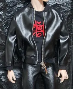 integrity toys ファッションロイヤリティ　オム　レザー風ブルゾン