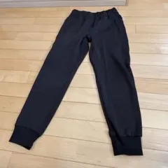 黒 ジャージ　ロングパンツ サイドポケット付き　キッズ140