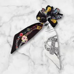 リボンスカーフ　シュシュ　ヘアーゴム　ブラック×ホワイト