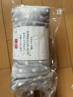 UNIQLO ブランケット グレー ドット柄のサムネイル
