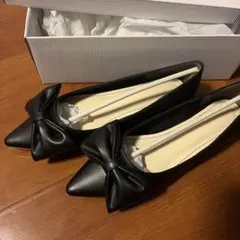 Heather ブラック フラットシューズ リボン付き