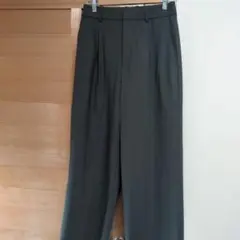 ユニクロタックワイドパンツカーキMのサムネイル