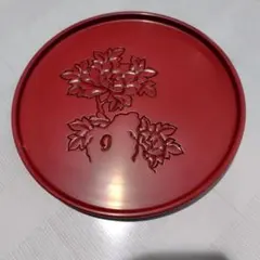 赤い漆器 盆 花の彫刻 約27cm