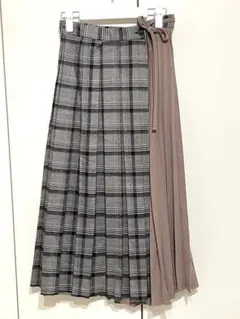 チェック柄×モカ色のプリーツのラップスカート