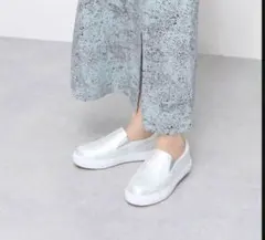 キビラ　シルバー スリッポン　22.5 kibira