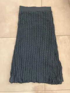 ダークグレー ニットスカート 波模様