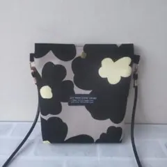 ハンドメイド ちょっとそこまでショルダー 北欧大花 グレー×黒花