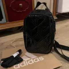 adidasミニバッグパック