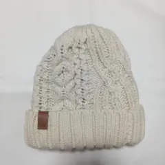 ケーブル編みニット帽 ホワイト