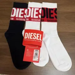 新品MサイズDIESEL(ディーゼル)ソックス 靴下 ロゴ 3足セット レッドのサムネイル