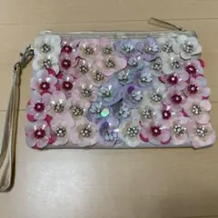 新品ポーチ、クラッチバッグ、お花キラキラポーチ！
