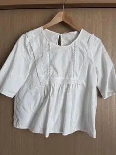 ZARA 刺繍ブラウス 五分袖　ホワイト