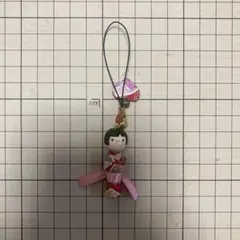 着物を着たコケシのストラップ