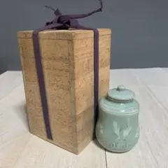 韓国人間国宝　無形文化財　池順鐸作　高麗青磁　象嵌花文　香合　共箱　CR5307 Yahoo!オークション -「池順鐸作」の落札相場・落札価格