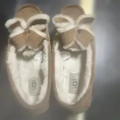 UGG 24cm リボン　モカシン