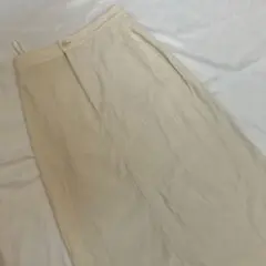ユニクロ コーデュロイスカート 膝下スカート 白スカート