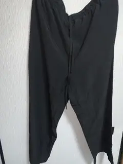 黒薄いパンツ　　ストーレートパンツ　4L