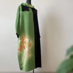 抹茶色ポピー花柄　黒繋ぎ合わせ ワンピース　着物リメイク