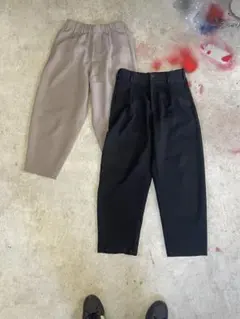 ベージュ ブラック テーパードスラックス