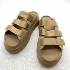 【B77S】 UGG ゴールデングロウ サンダルのサムネイル