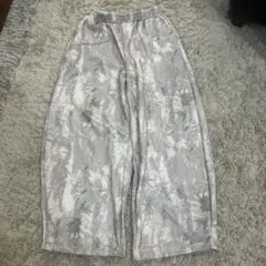 グレー系リアルツリー柄カジュアルパンツ