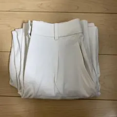 UNIQLOタックワイドパンツ　ホワイト　xsサイズ