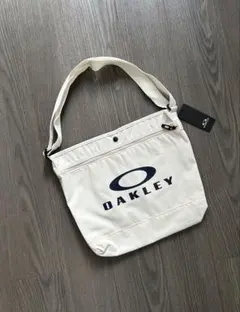 新品 OAKLEY オークリー ショルダーバッグ ゴルフ たすき掛け可能