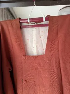 赤褐色の道行きコート