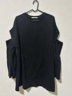 ブラック オフショルダー 長袖Tシャツ